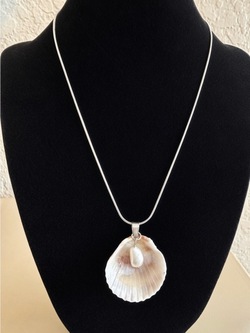 Calico Shell Pendant with Pearl Necklace in Pink & White 16 inch Chain